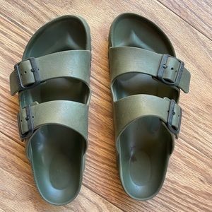 Green- Arizona- EVA (rubber) - Birkenstocks. Size 39 (8-8.5 US)